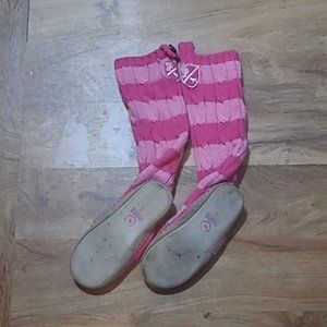𝅺pink BRAND 💟 MUKLUKS - SIZE MEDIUM - GUC